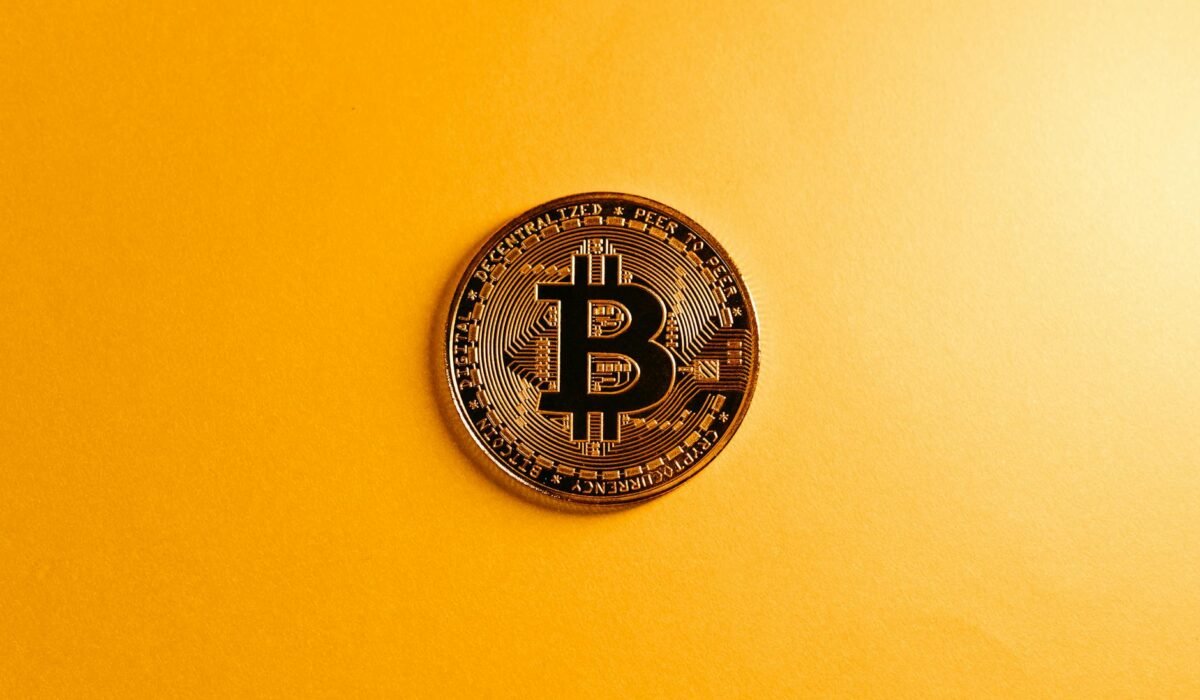 2025 crypto market analysis bitcoin halving investment opportunities 1